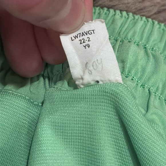 Lululemon Athletica Hotty Hot Low-Rise 4” Lined Shorts 4 inch Scream Green sz 4 - Picture 14 of 16